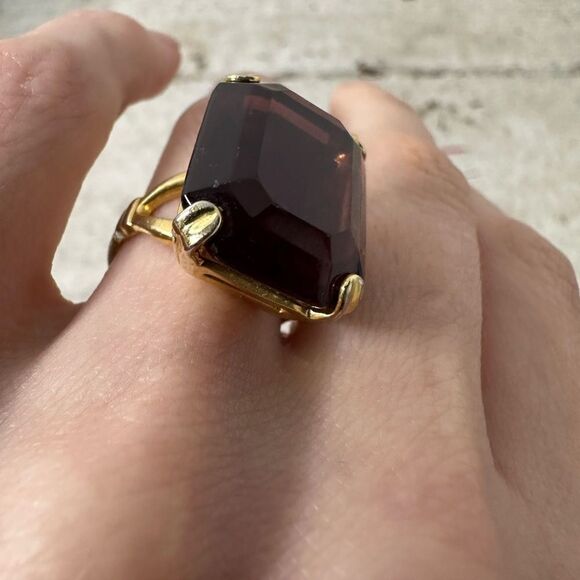 Vintage Avon Smokey Violet Cocktail Ring - Picture 5 of 8